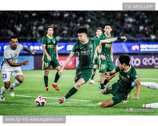 中超球队在赛季末段呈现冲刺态势排名变动频繁，中超阶段比赛